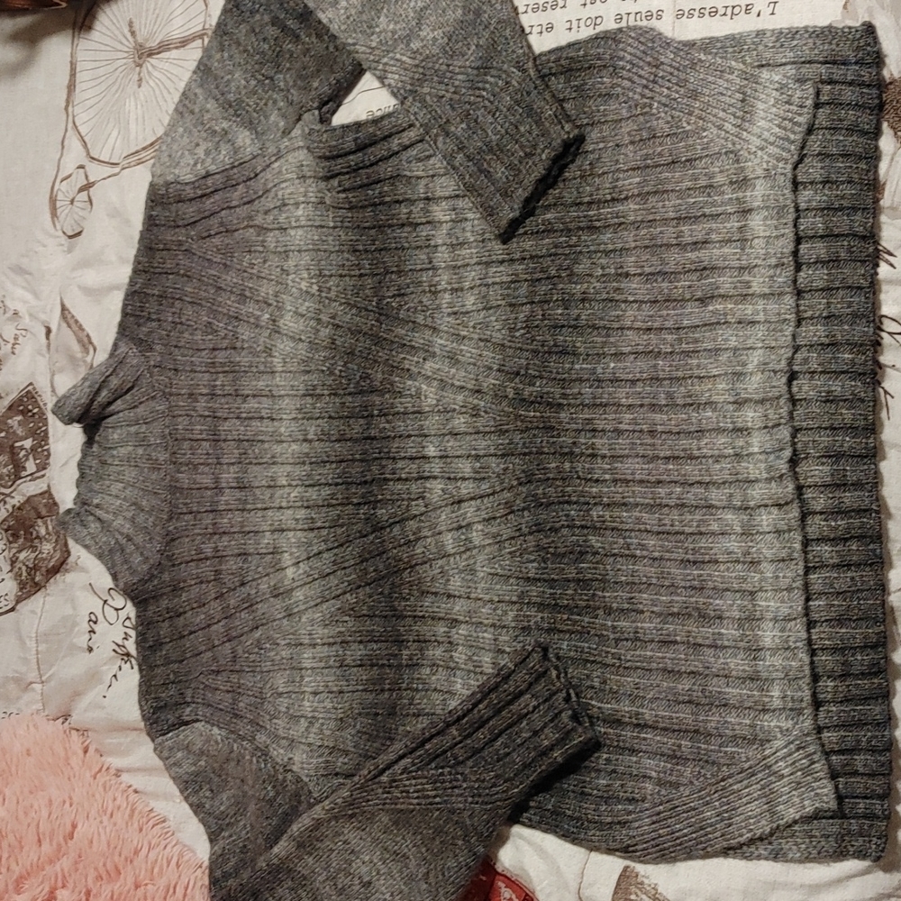 XL SIMPLY VERA WANG BRAND NEW SWEATER